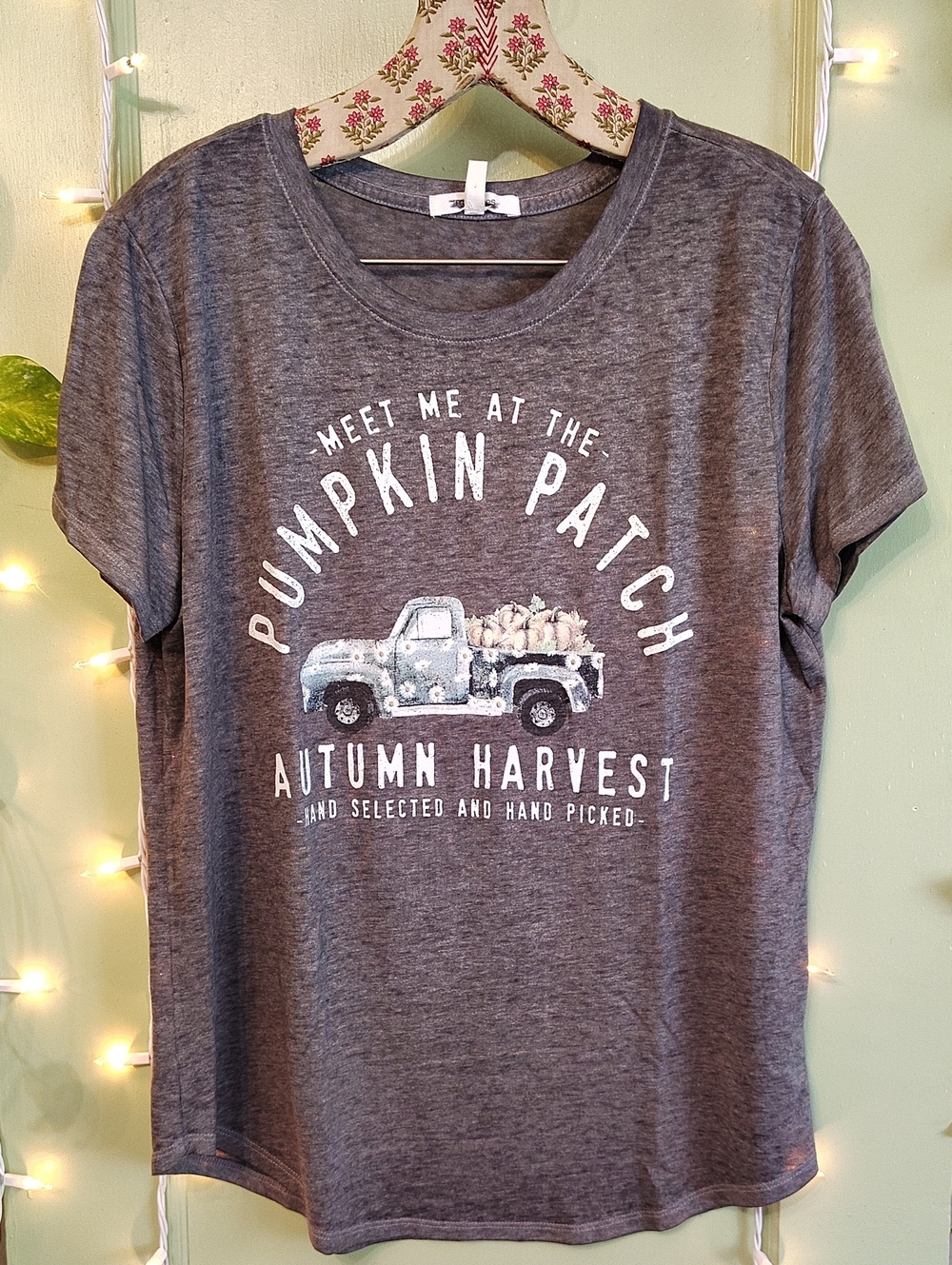 Women's Maurice's Pumpkin Patch Pick-up Truck Fall Autumn Grey T-shirt M